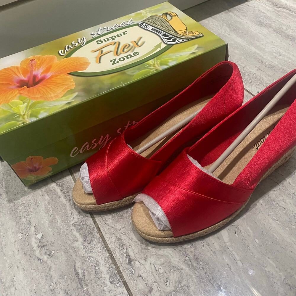 NEW Easy Street Jasper Super Flex Wedge Red Thai Silk Sandal’s Women’s Size 7